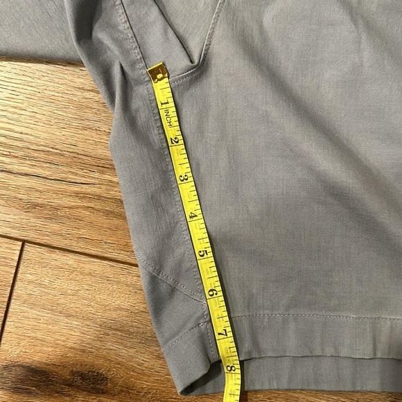 Lululemon Men’s shorts - Picture 8 of 8